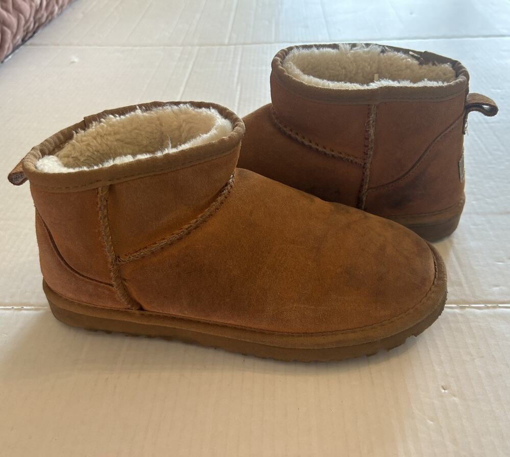 UGG Classic Ultra Mini Shearling Suede Ankle Boots Chestnut Women’s EU 40 Sz 9